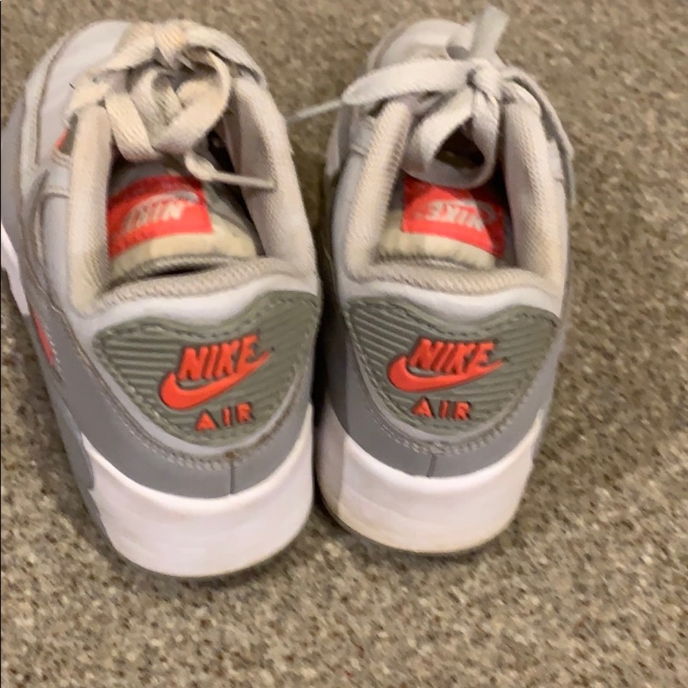Nike - Picture 4 of 5